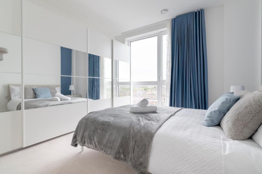 Lovely En-Suite Flat With Balcony And Parking. London Luaran gambar