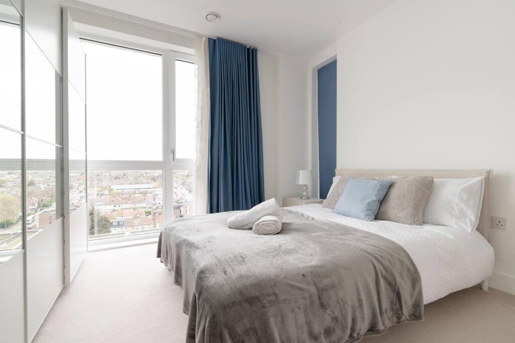 Lovely En-Suite Flat With Balcony And Parking. London Luaran gambar